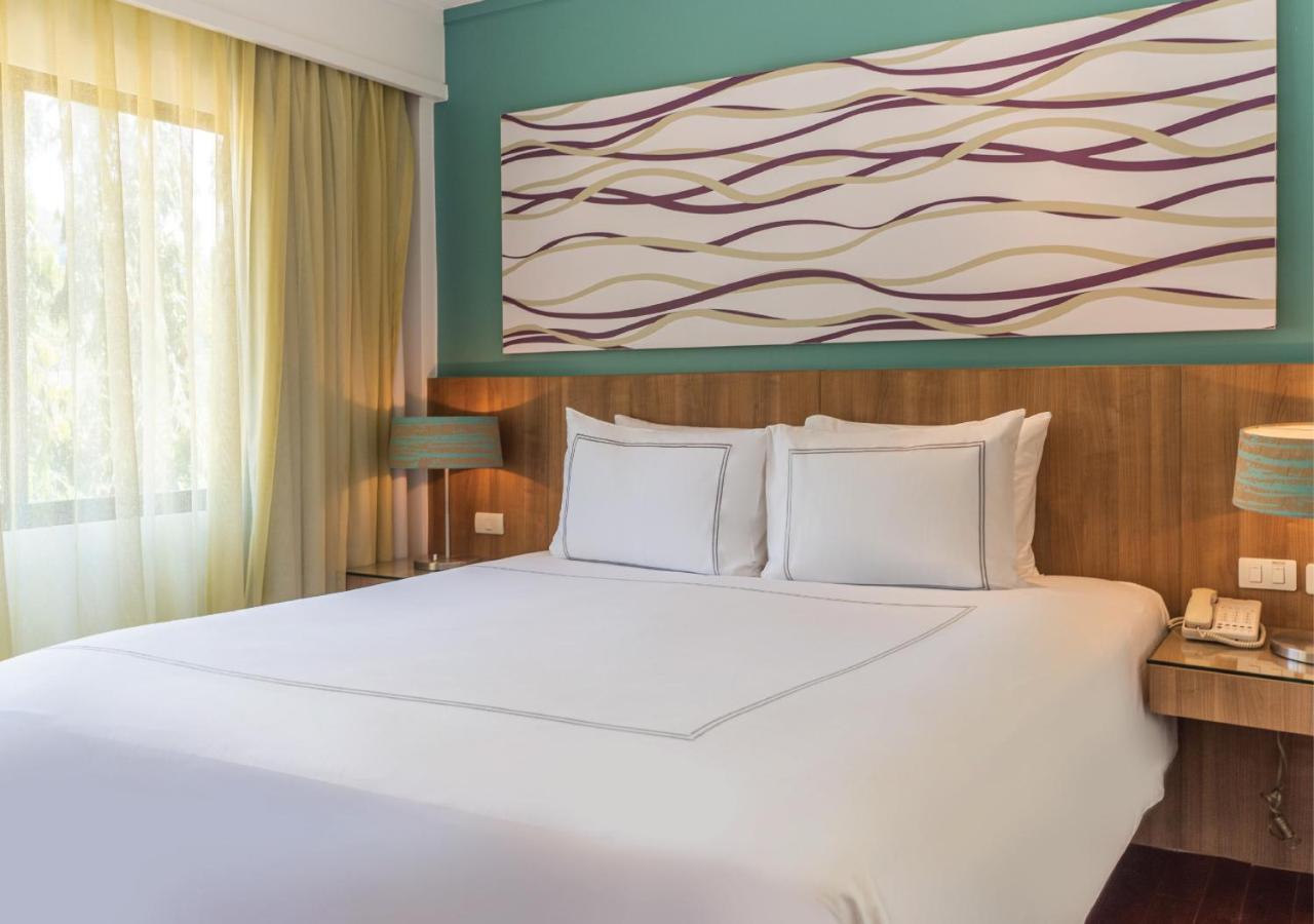 Radisson Resort And Suites Phuket Kamala Beach Buitenkant foto