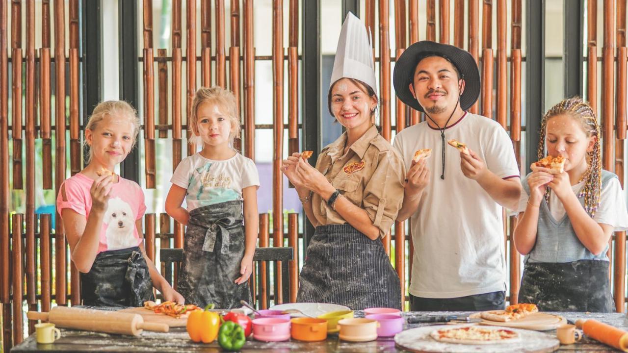 Radisson Resort And Suites Phuket Kamala Beach Buitenkant foto
